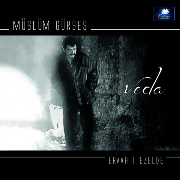 M&uuml;sl&uuml;m G&uuml;rses - Pencereden El Eder