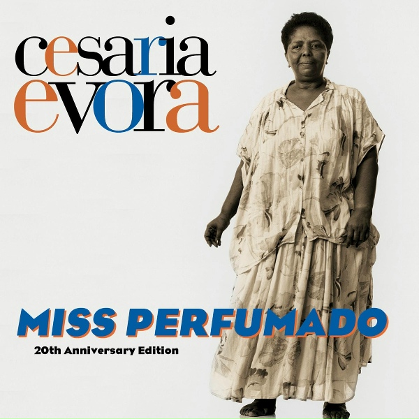 Ces&aacute;ria &Eacute;vora - Cize