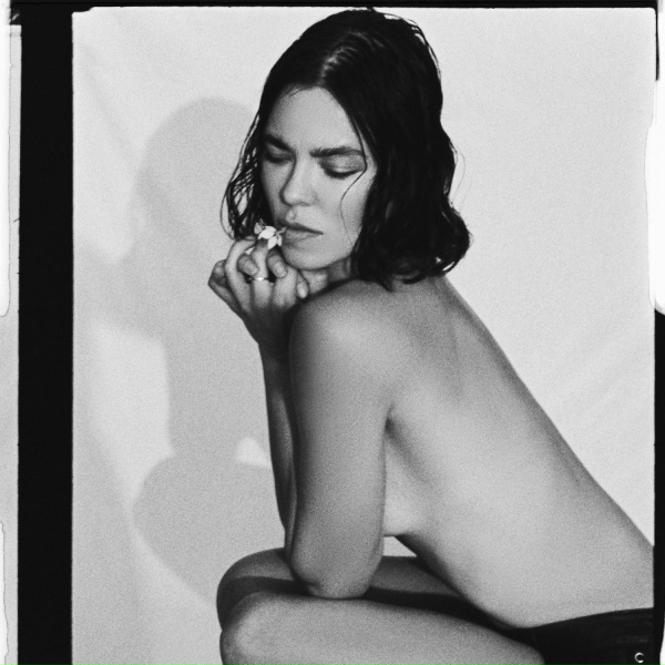 Nina Kraviz - Tarde (Nina Kraviz Psy Mix)