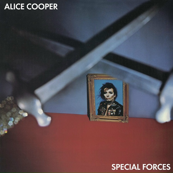 Alice Cooper - Skeletons in the Closet