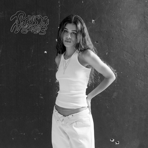 Ama Lou - Trust Nobody