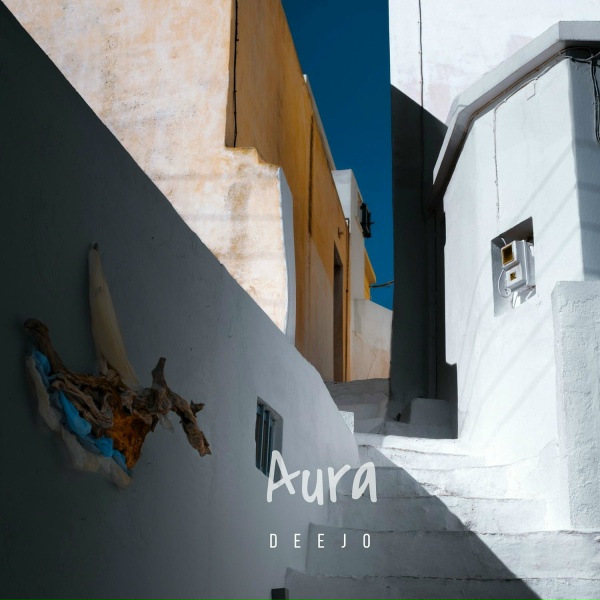 DEEJO - Aura