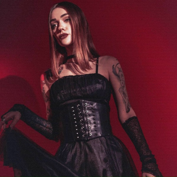 Pauline Seaver, Fatal-M - About Me
