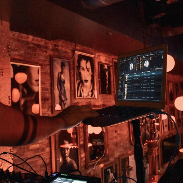Lofi Hip Hop DJ - Shifts of End