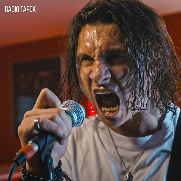 RADIO TAPOK - The Pretender