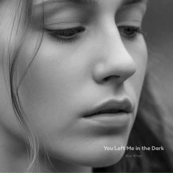 Mia Wren - You Never Looked Back