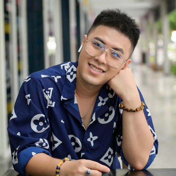 Akira Phan feat. Khả T&uacute; - Tập qu&ecirc;n người xa lạ