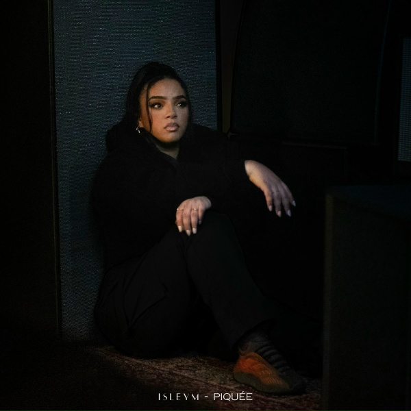 Isleym, S.Pri Noir
